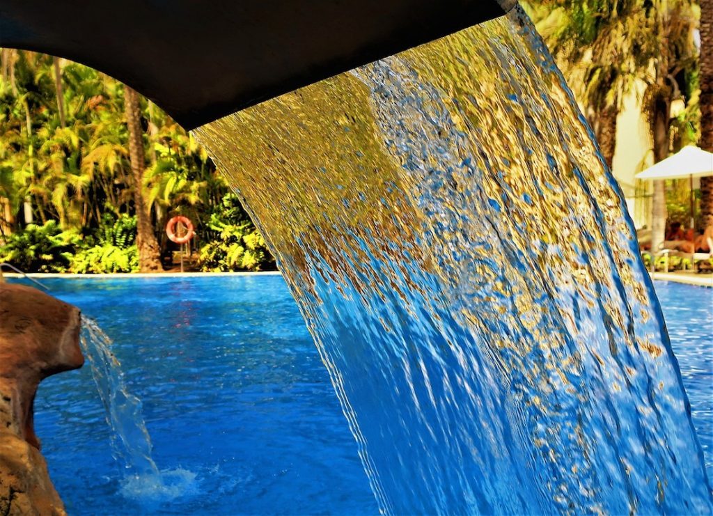 4 Tips to Maintain your Swimming Pool throughout the Winter Season